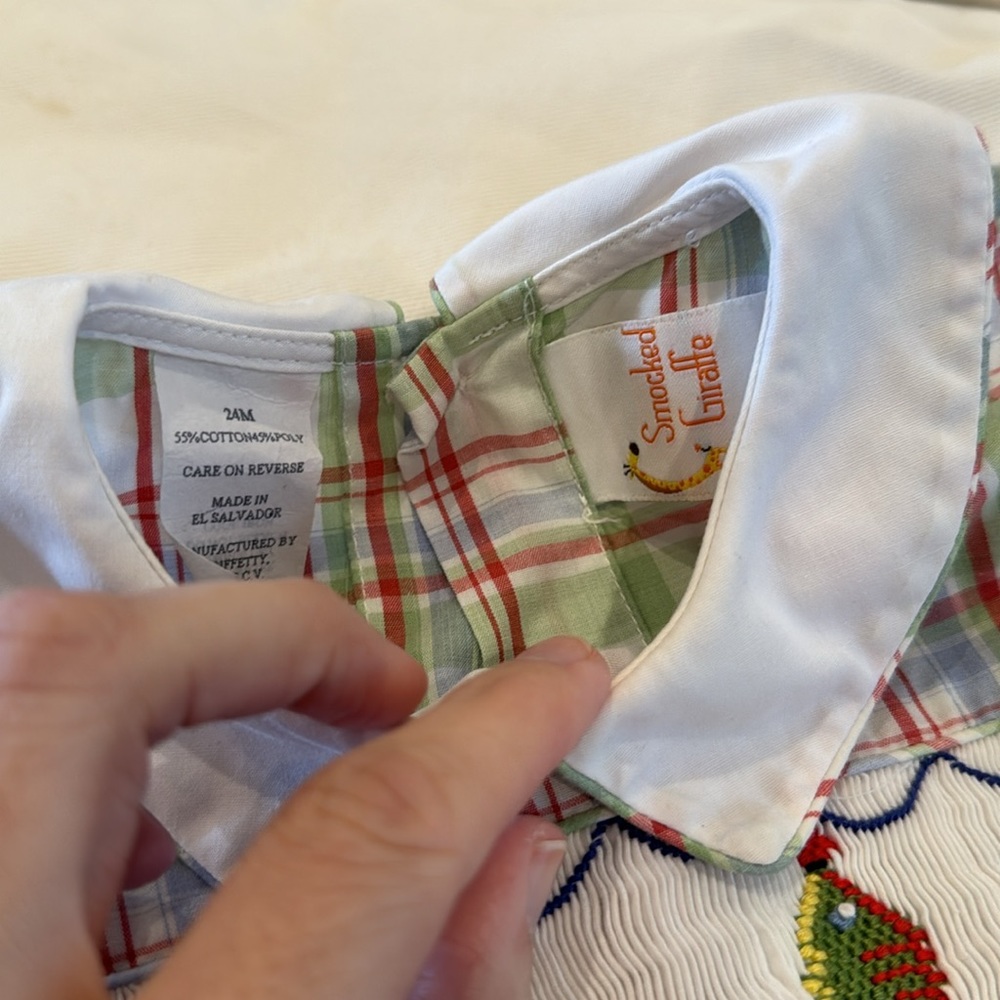 Marked giraffe size 24 month bubble romper with fishing lures - Picture 2 of 6